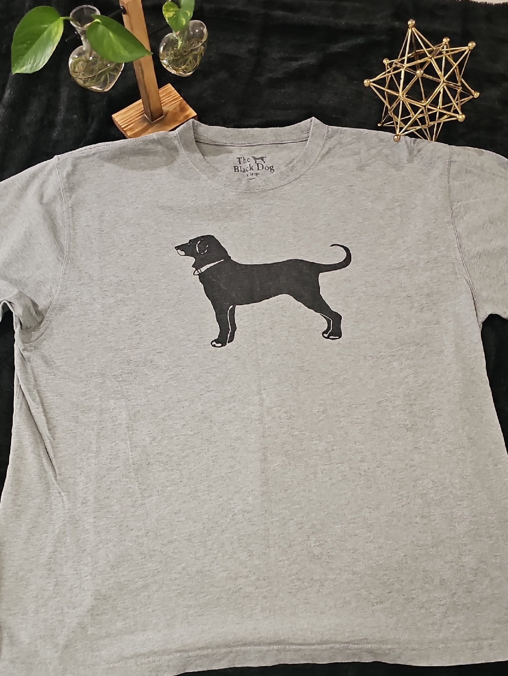 The Black Dog Gray T‑Shirt with Black Labrador Silhouette
